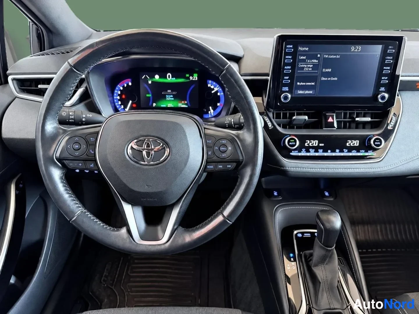 Ruskea Toyota Corolla Touring 2021, yksityiskohta, kuva 9