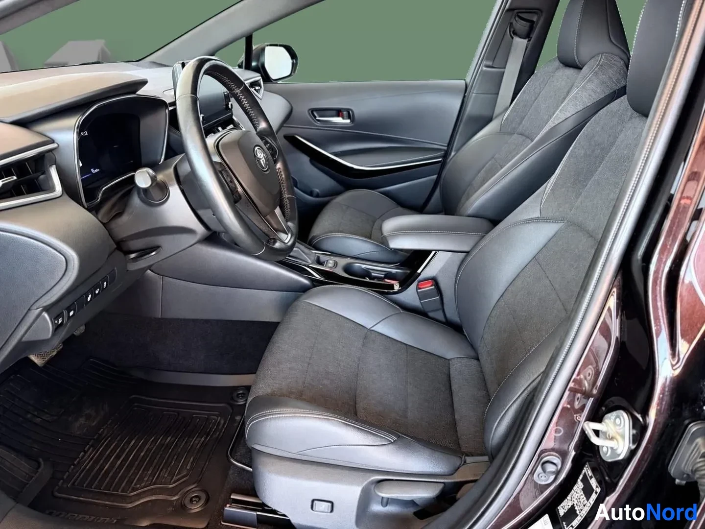 Ruskea Toyota Corolla Touring 2021, kuva 10