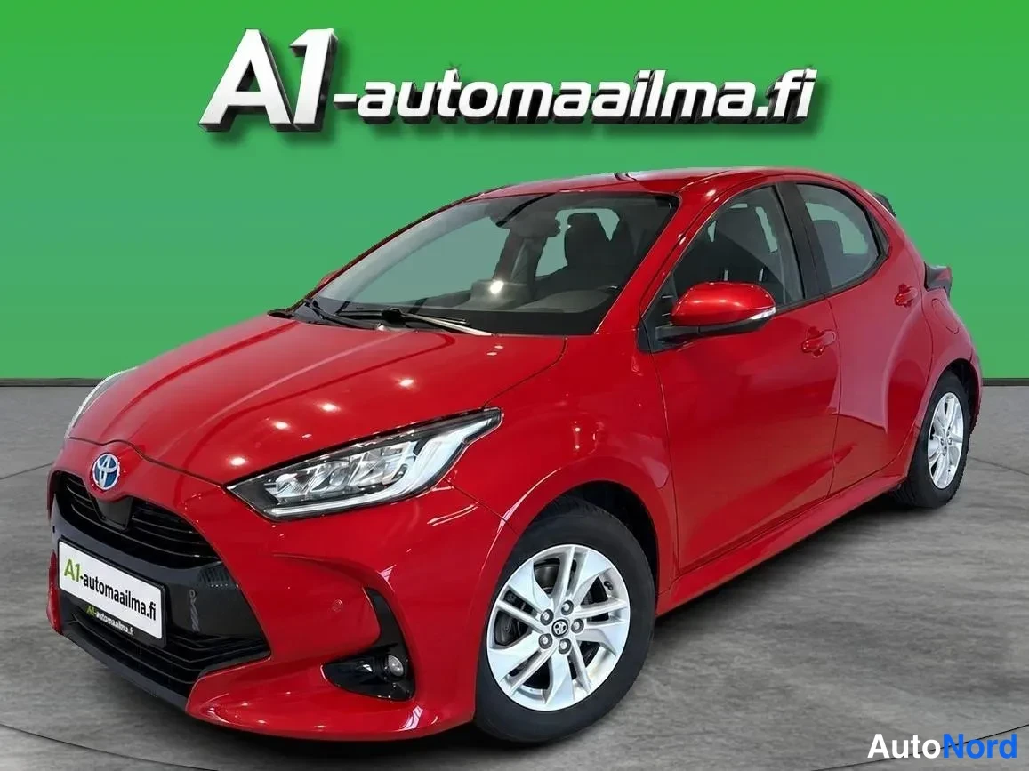 Punainen Toyota Yaris 2022, kuva 8