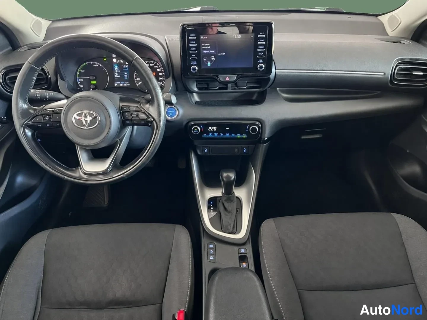 Punainen Toyota Yaris 2022, kuva 6
