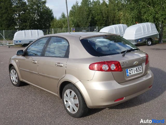 Beige Chevrolet Lacetti 2007, takaviisto, kuva 11