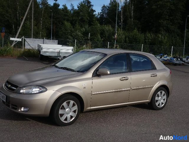Beige Chevrolet Lacetti 2007, etuviisto, keula vasemmalle, kuva 5