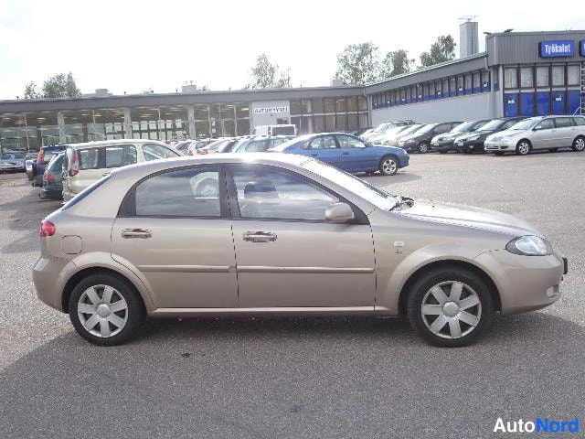 Beige Chevrolet Lacetti 2007, etuviisto, keula oikealle, kuva 8