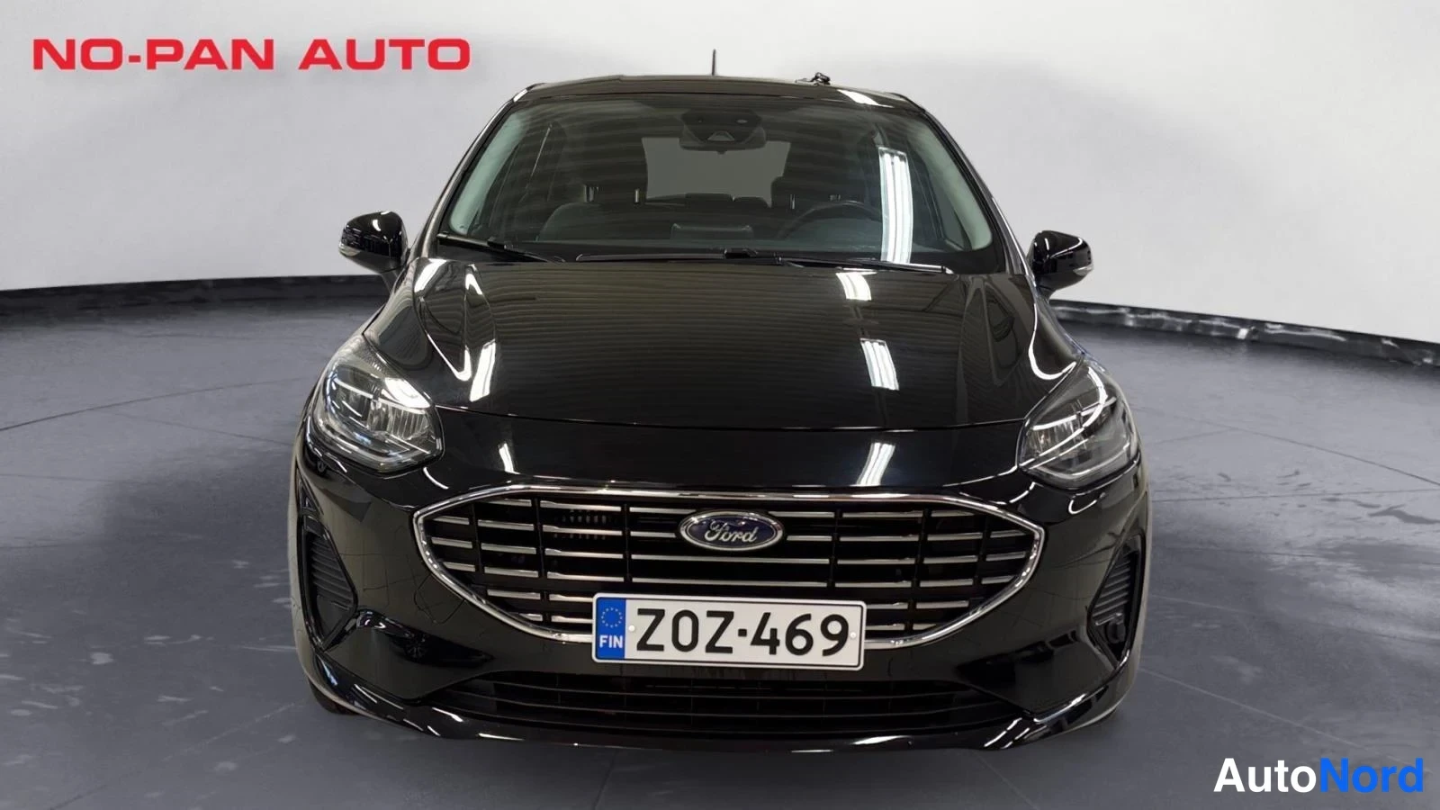 Musta Ford Fiesta 2023, edestä, kuva 3