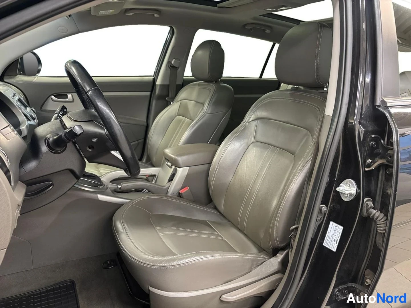Musta Kia Sportage 2013, kuva 10