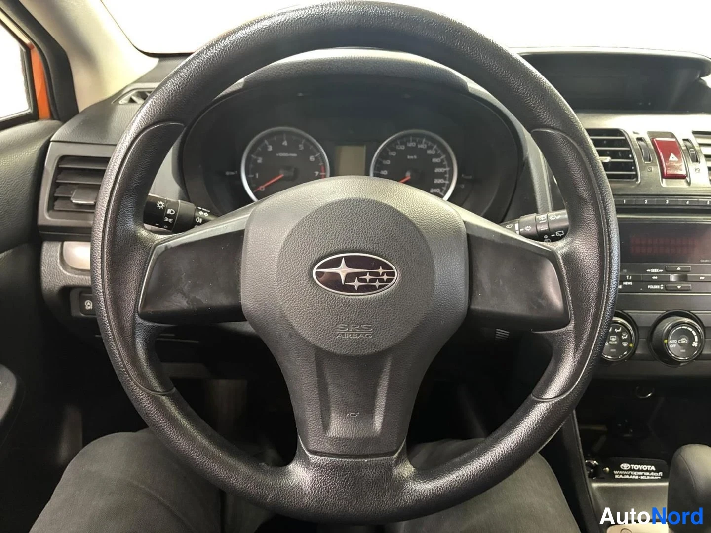 Oranssi Subaru XV 2012, kuva 13