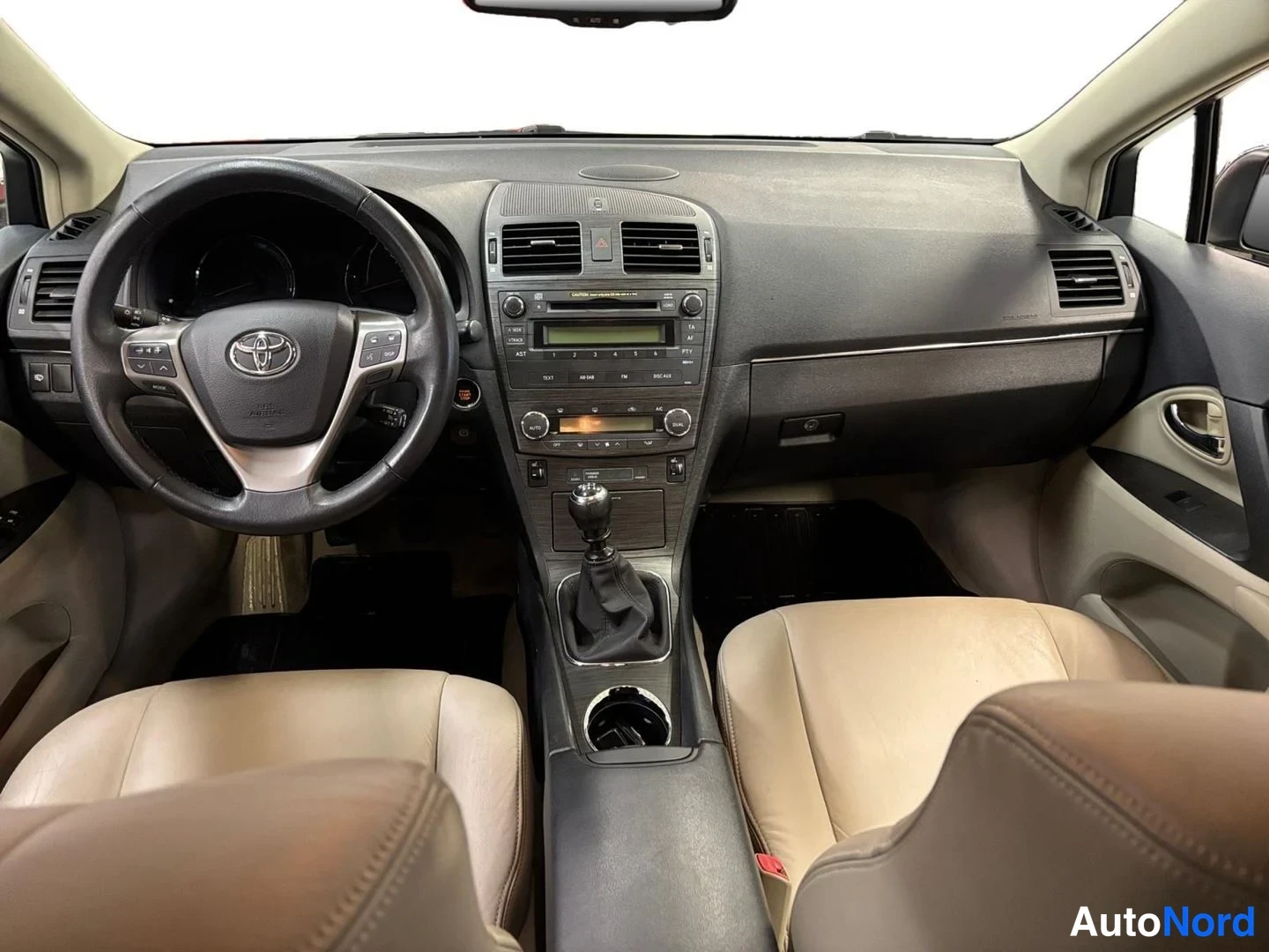 Vihreä Toyota Avensis 2010, kuva 13