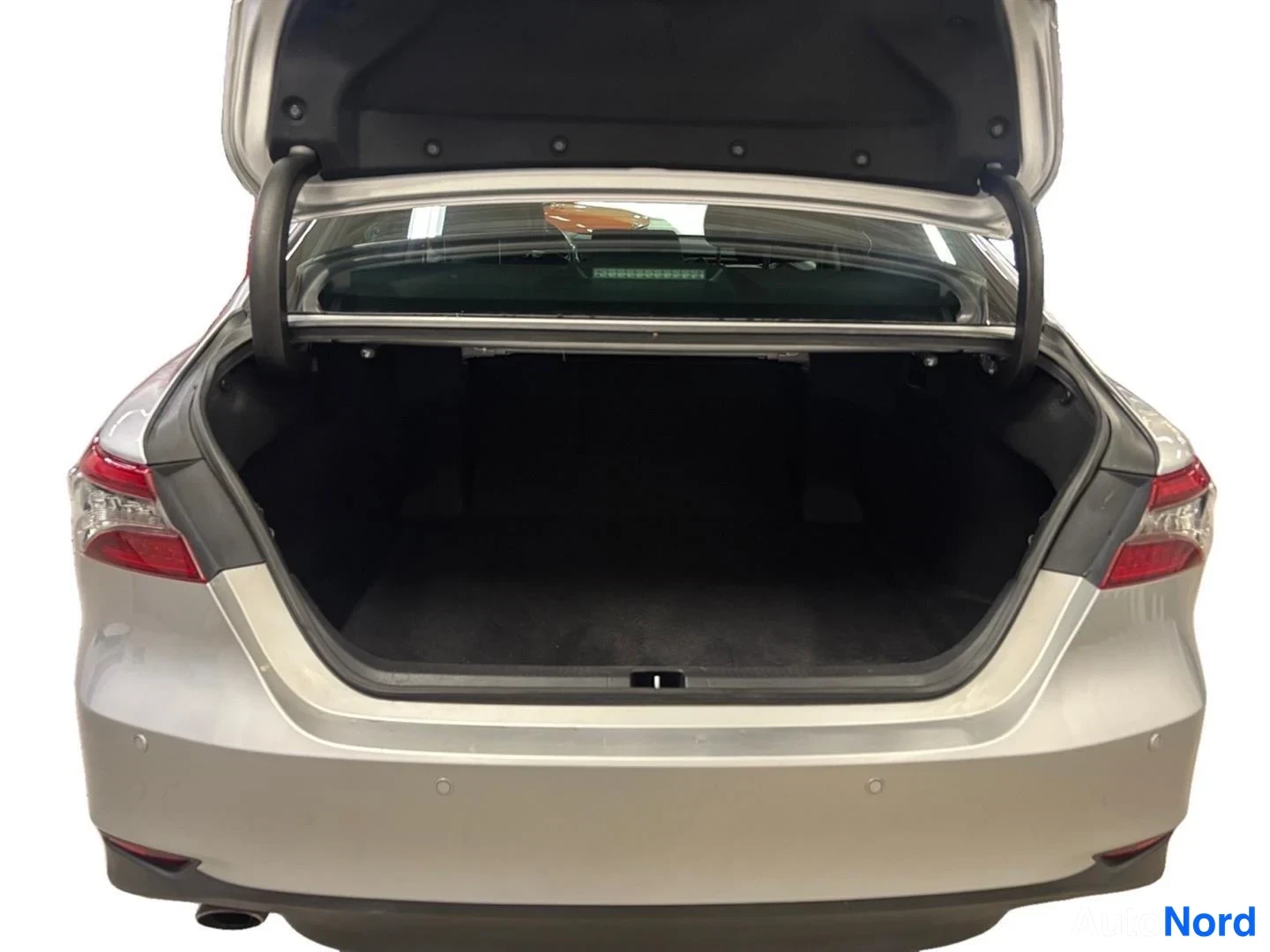 Hopea Toyota Camry 2022, takaa, kuva 10