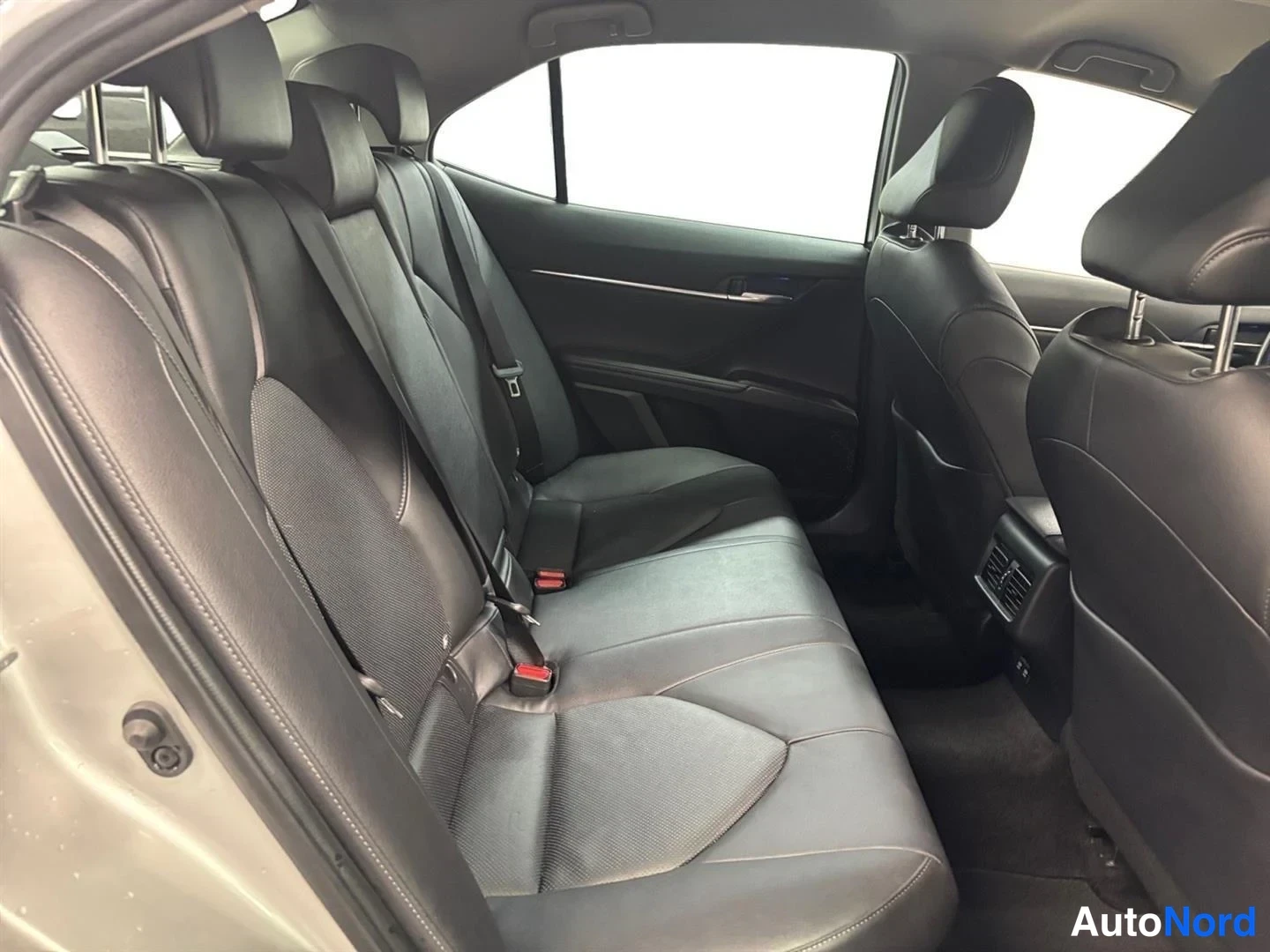 Hopea Toyota Camry 2022, kuva 17