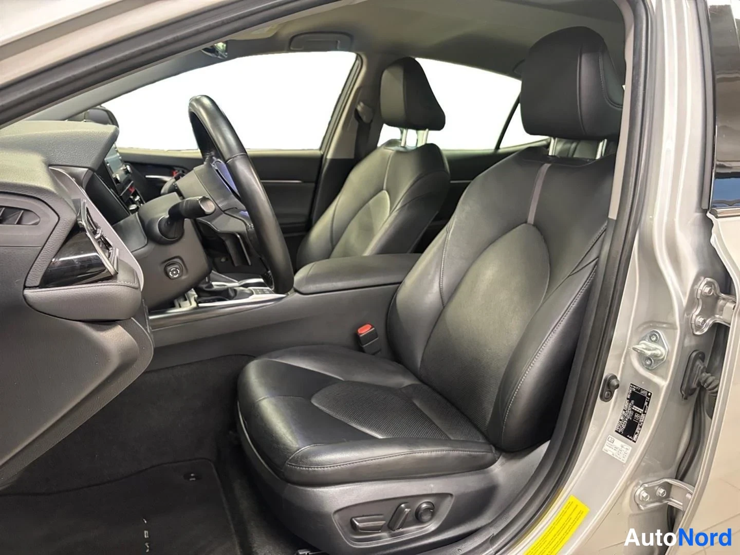 Hopea Toyota Camry 2022, kuva 20
