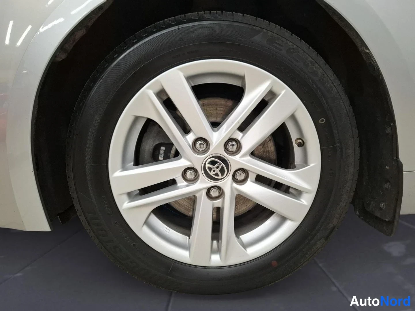 Hopea Toyota Corolla Touring 2022, kuva 17