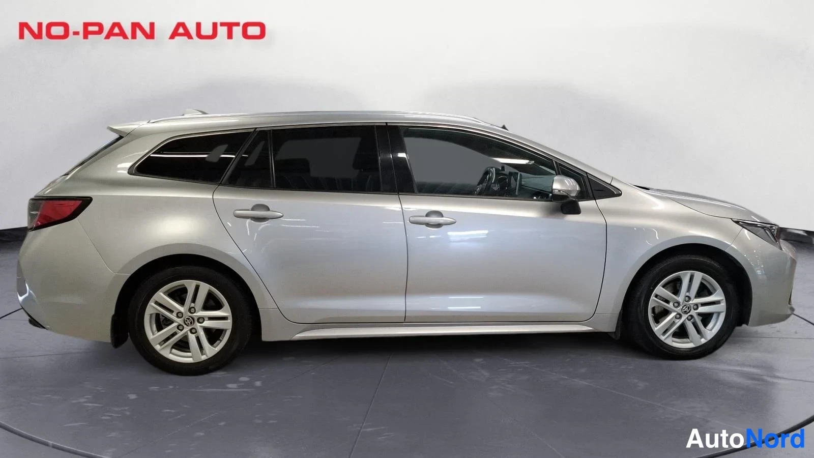 Hopea Toyota Corolla Touring 2022, sivulta, kuva 4