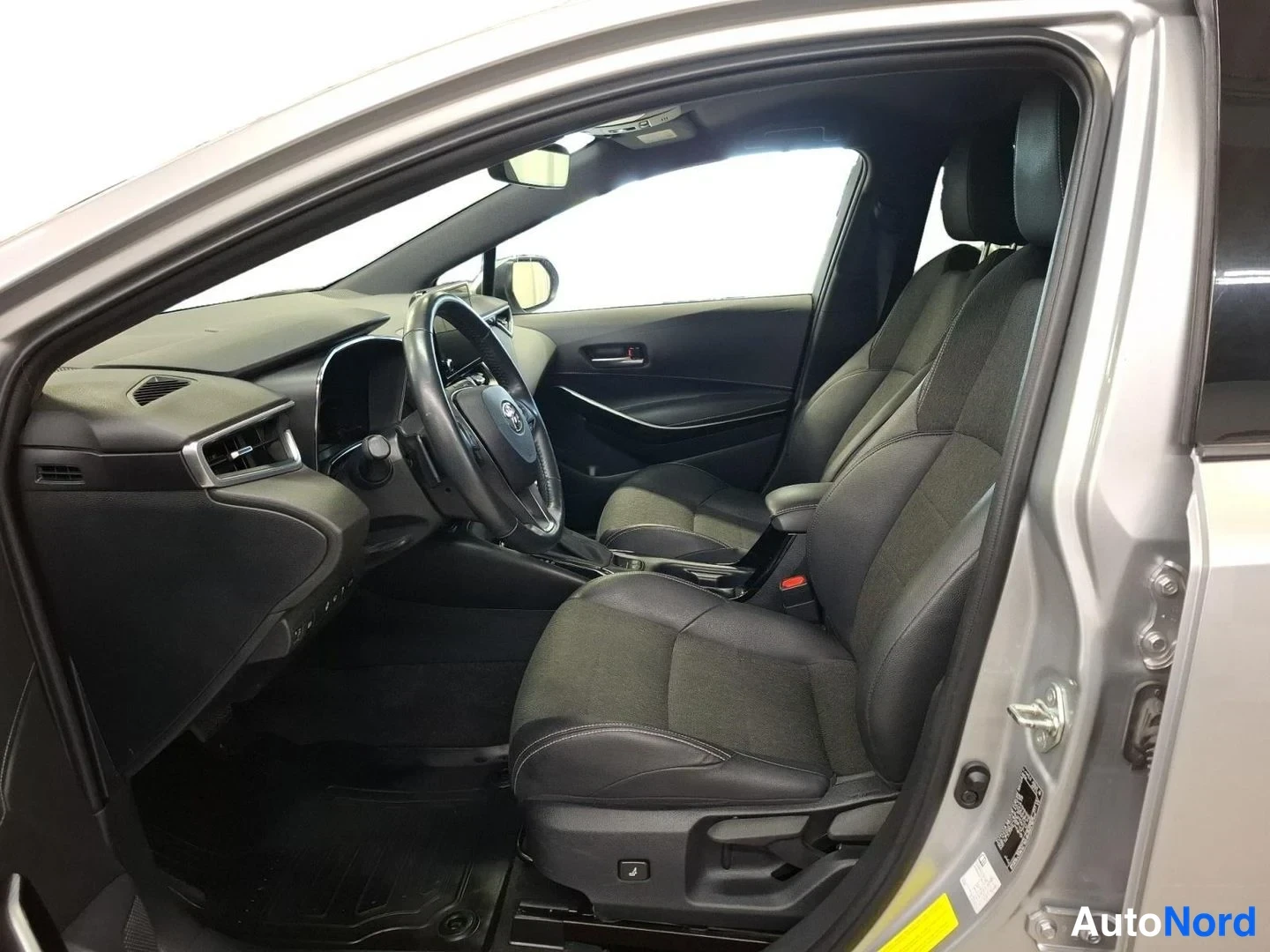 Hopea Toyota Corolla Touring 2022, kuva 9