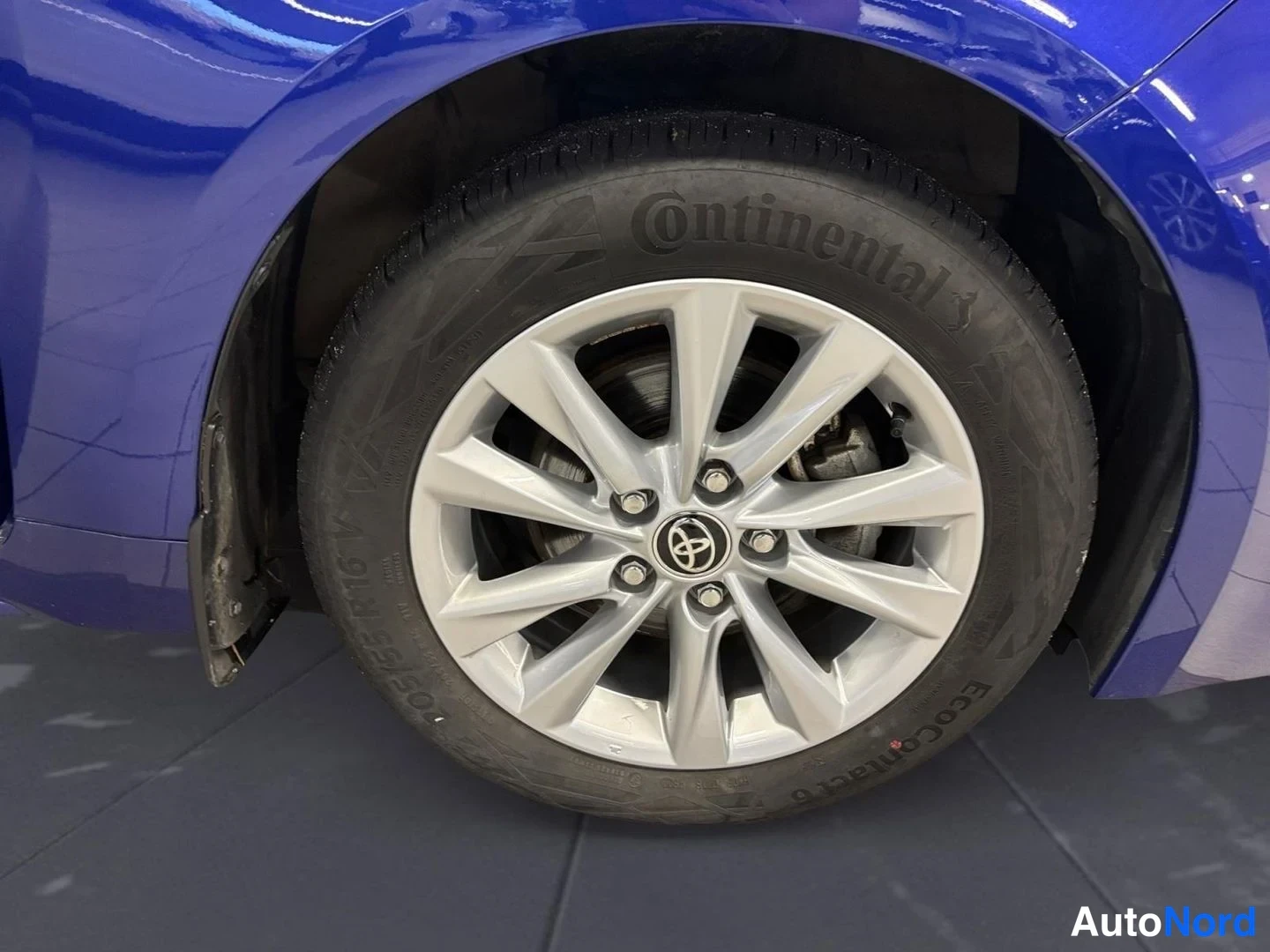 Sininen Toyota Corolla 2024, kuva 19