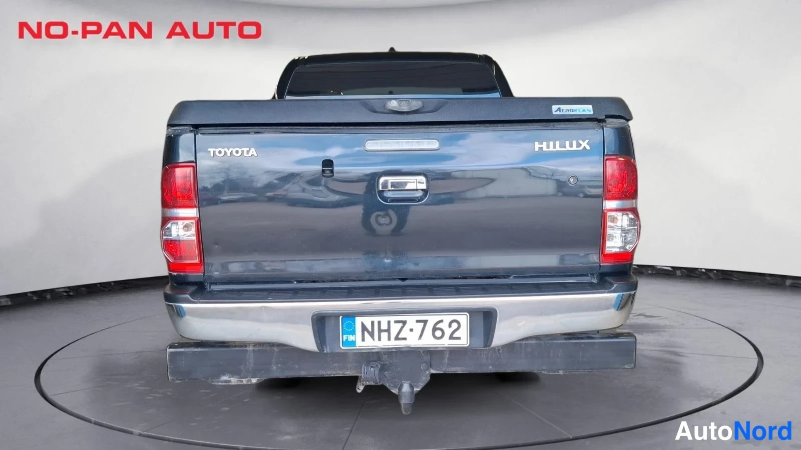 Harmaa Toyota Hilux 2012, takaa, kuva 8