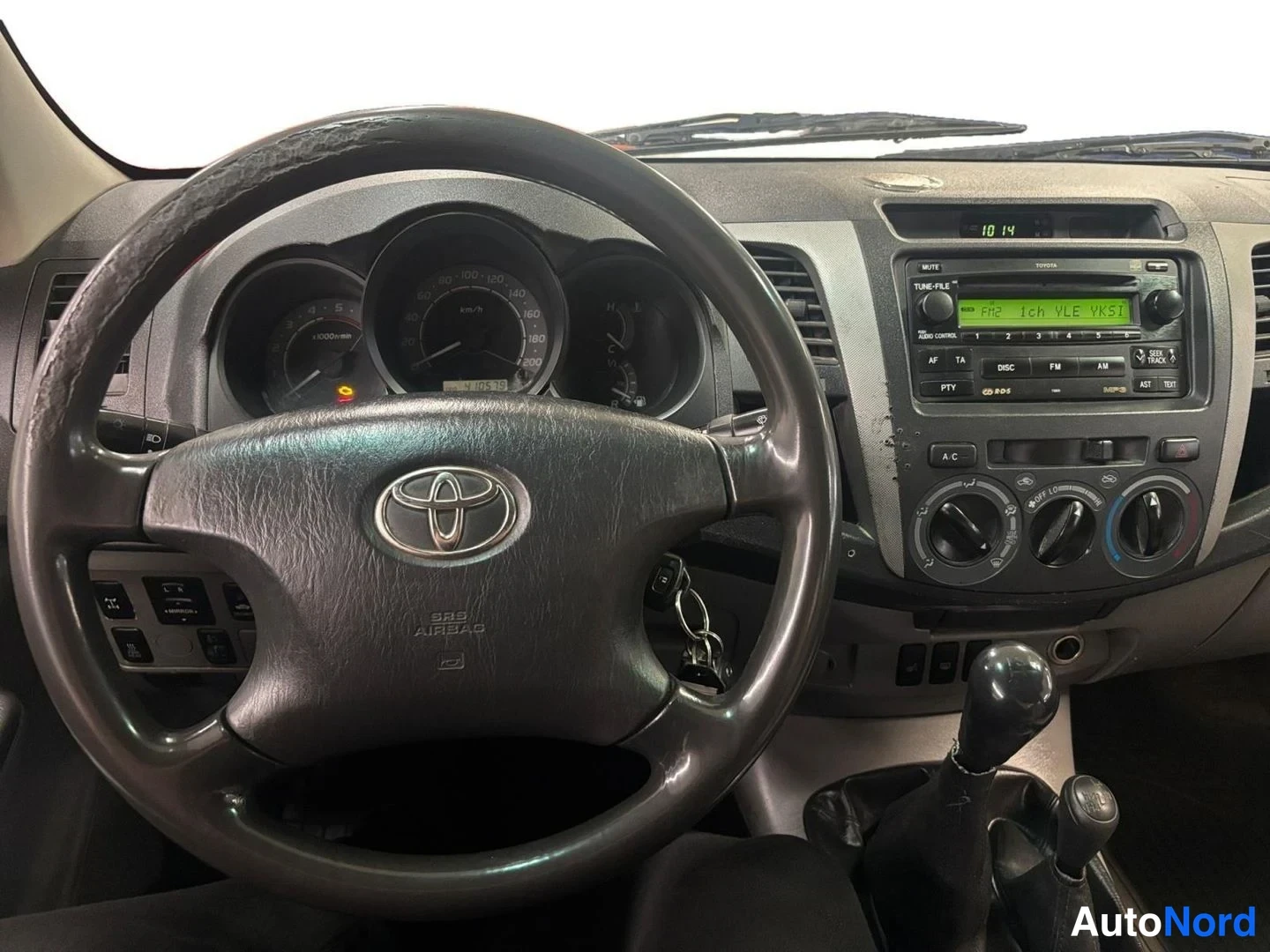 Valkoinen Toyota Hilux 2007, kuva 8