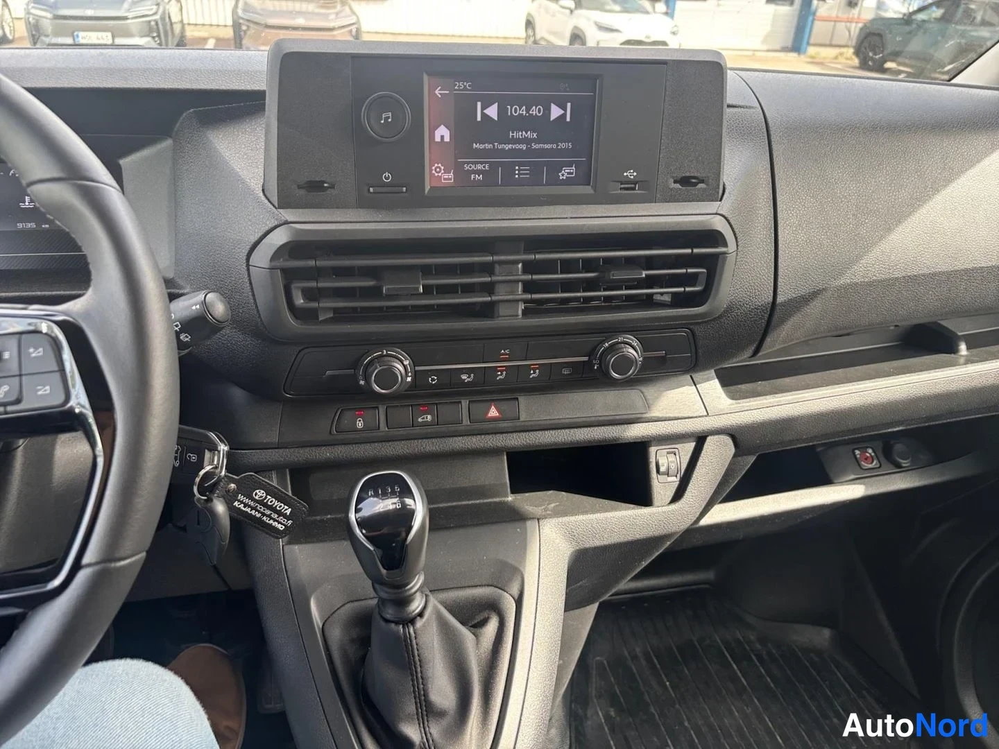 White Toyota Proace 2025, photo 13