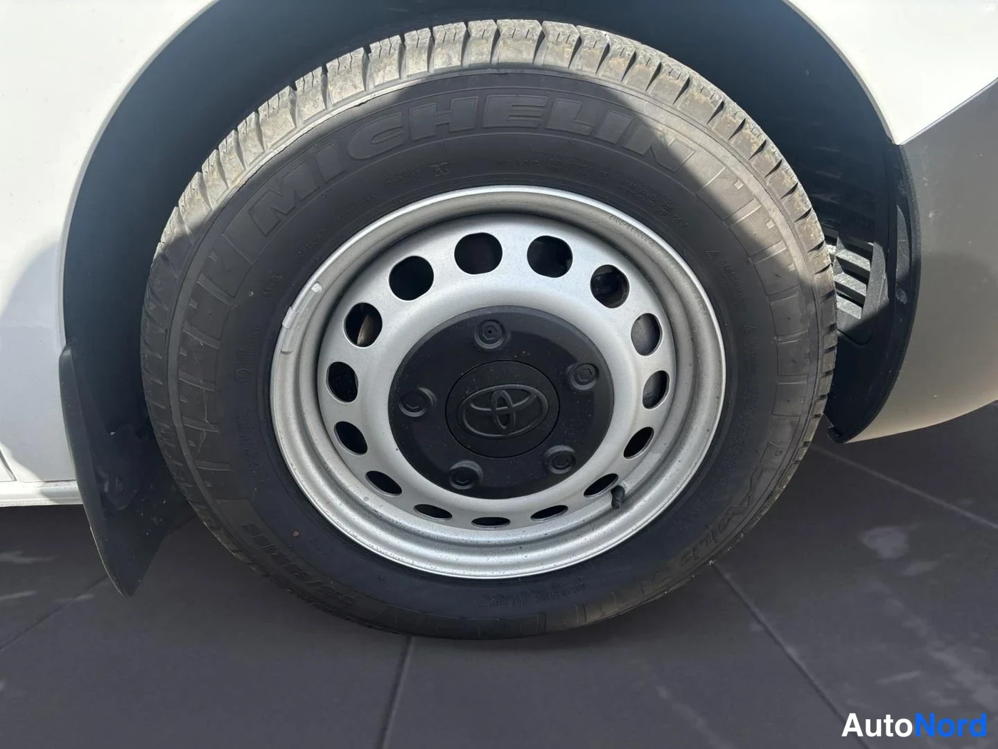 White Toyota Proace 2025, photo 14