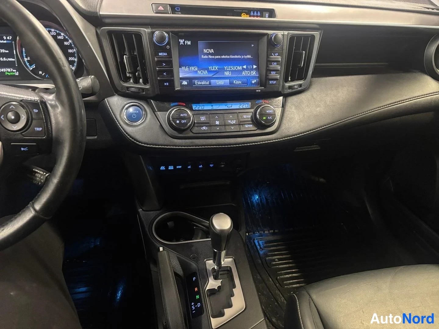 Hopea Toyota RAV4 2018, kuva 15