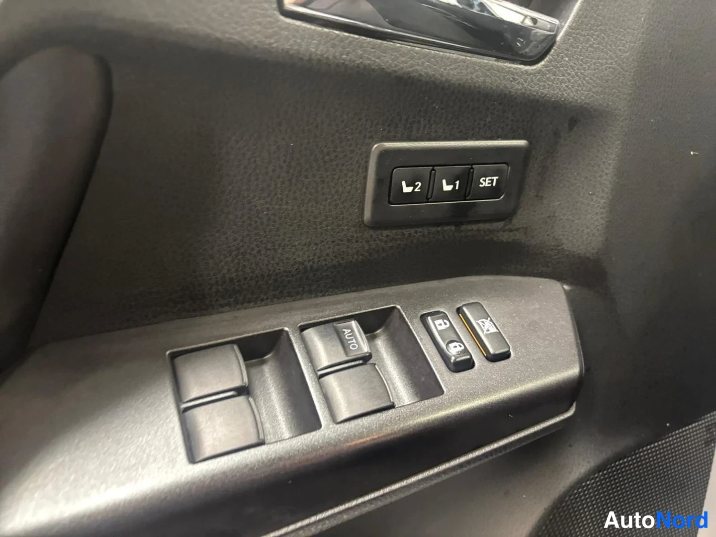 Hopea Toyota RAV4 2018, kuva 21