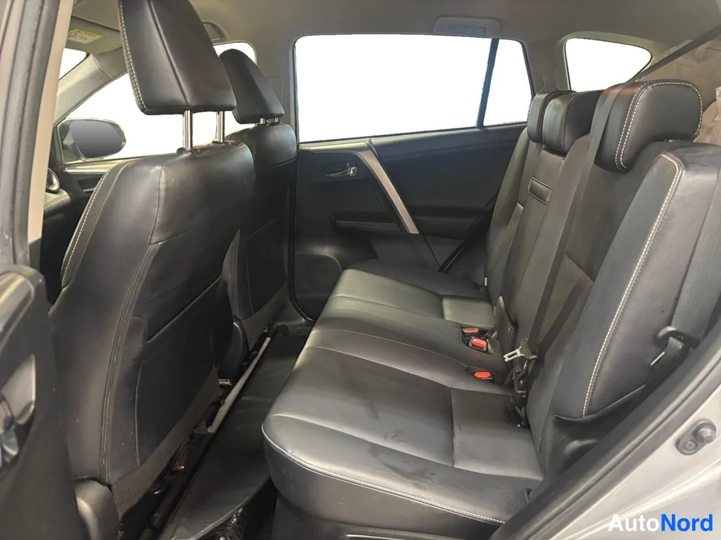 Hopea Toyota RAV4 2018, kuva 11