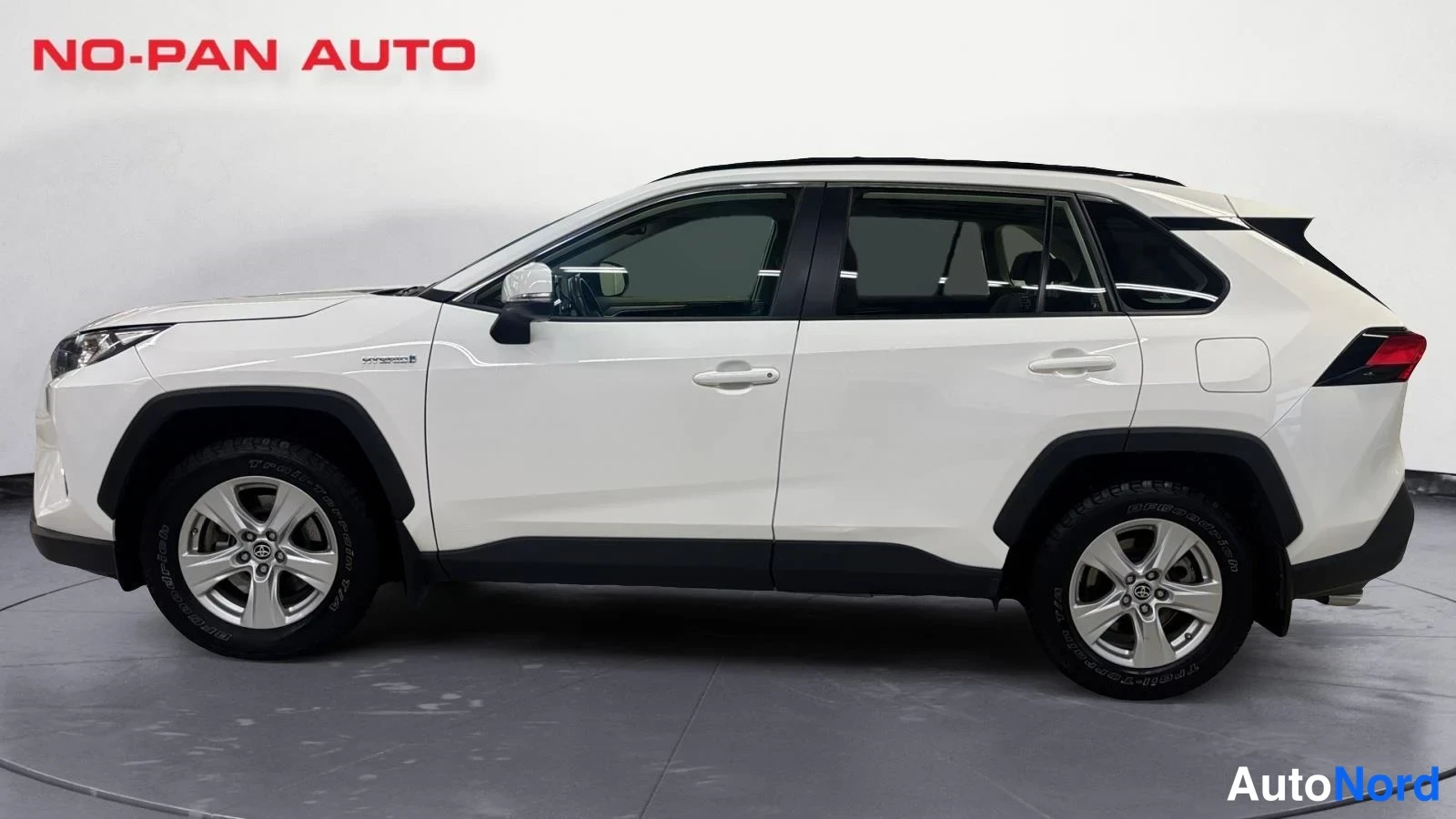 White Toyota RAV4 2020, side, photo 5