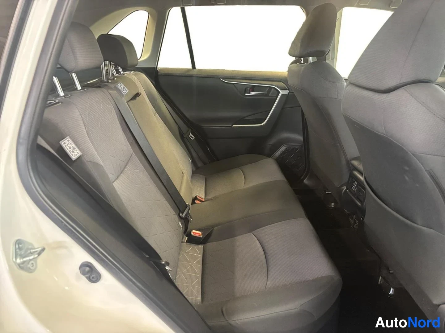 White Toyota RAV4 2020, photo 16