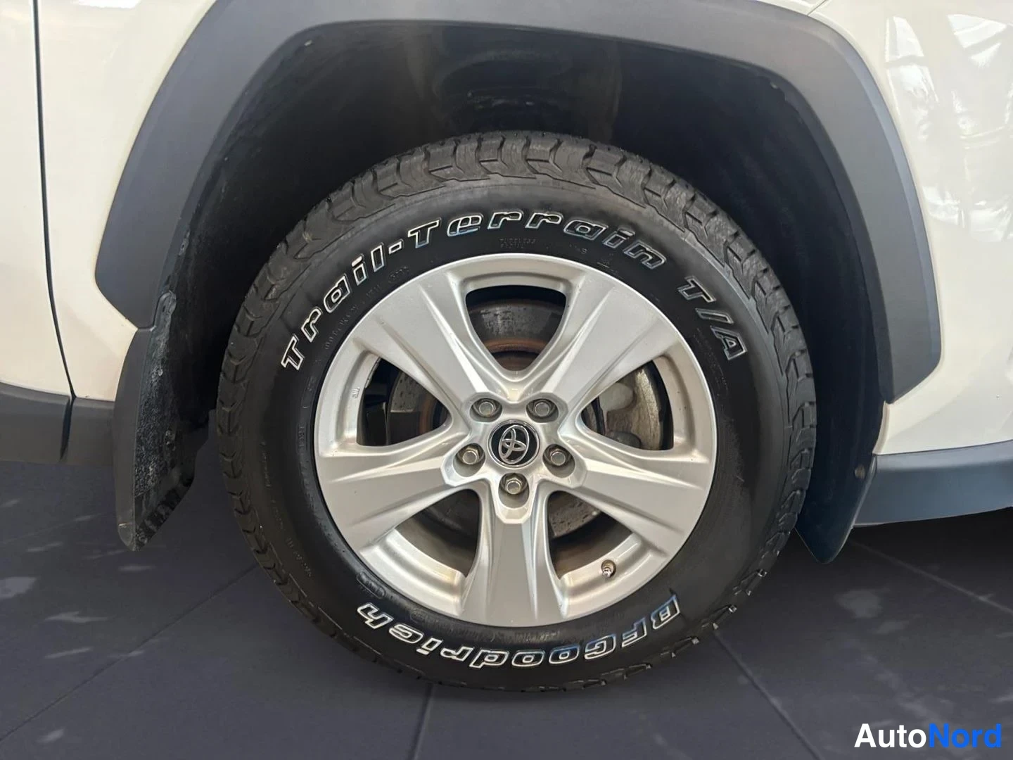 White Toyota RAV4 2020, photo 17