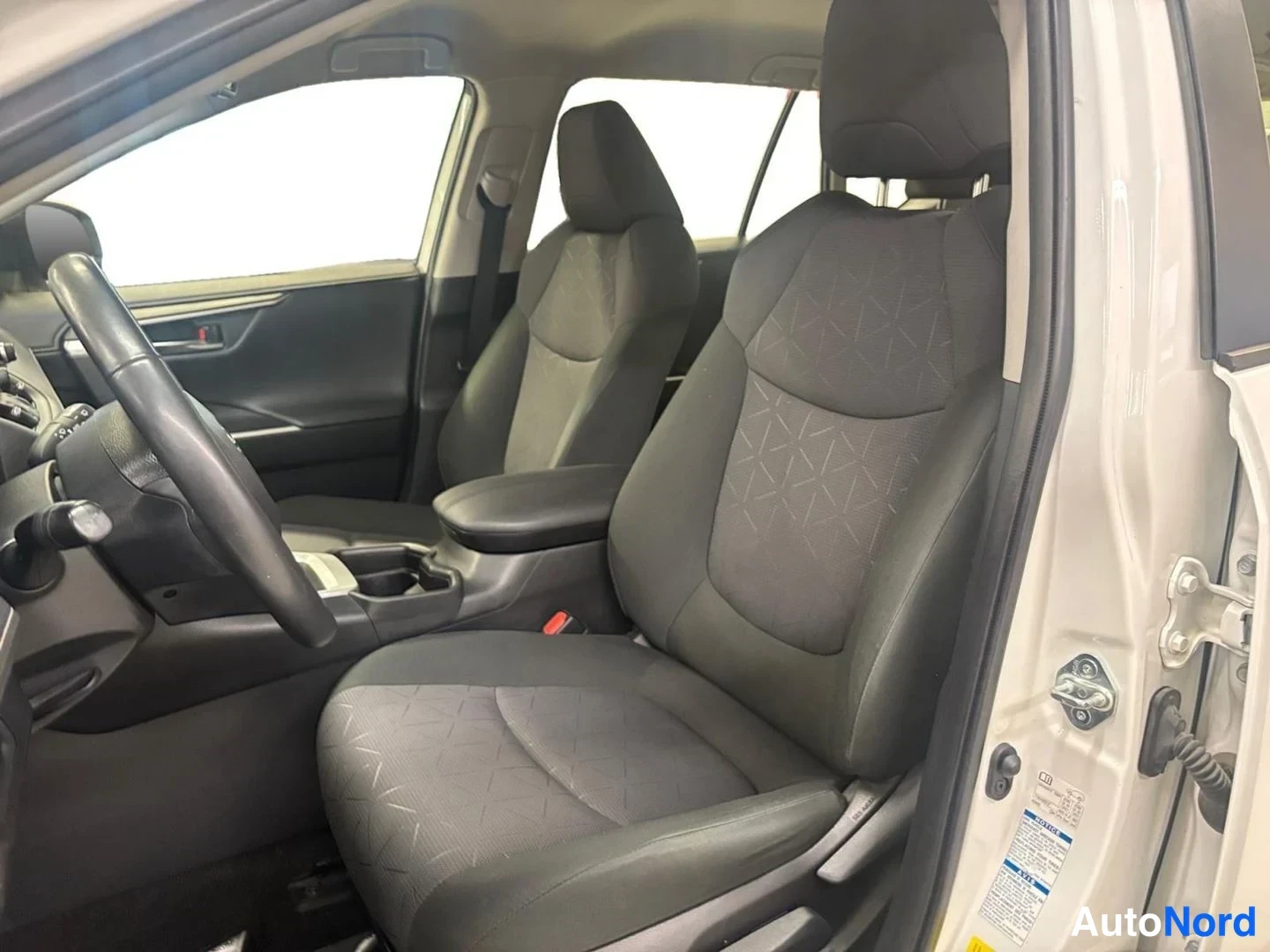 White Toyota RAV4 2020, photo 11
