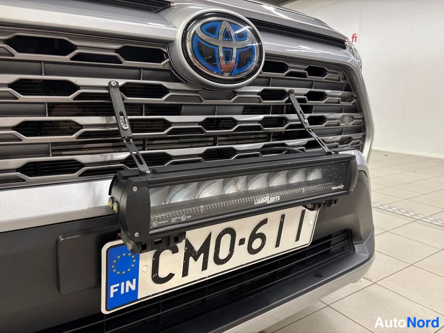 Hopea Toyota RAV4 2019, edestä, kuva 4