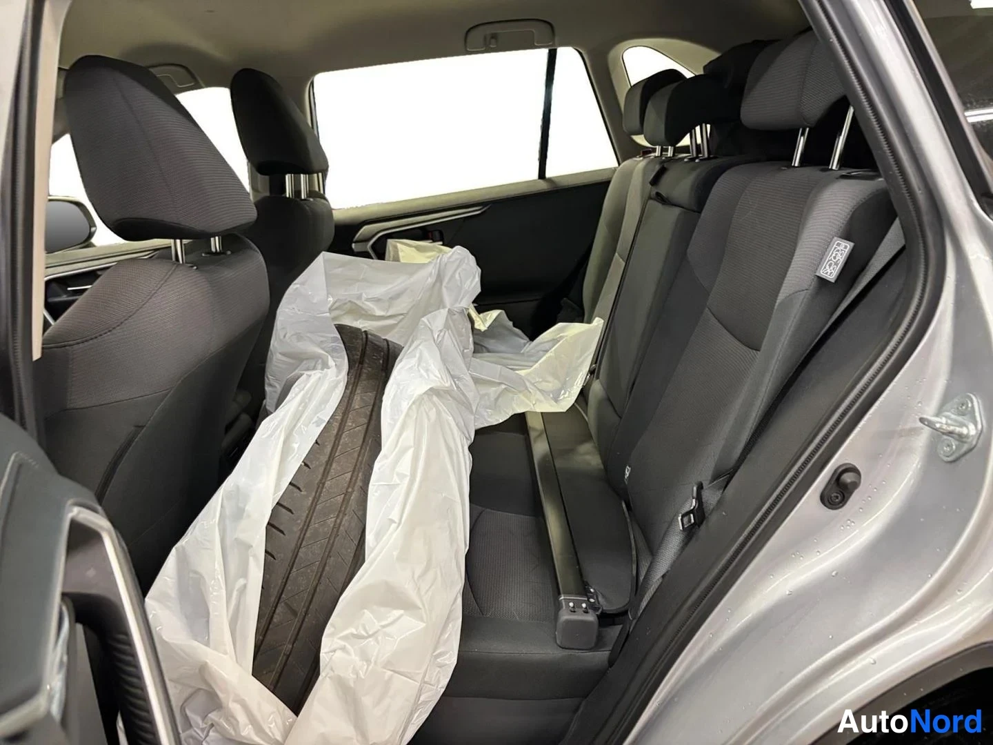 Hopea Toyota RAV4 2019, kuva 12
