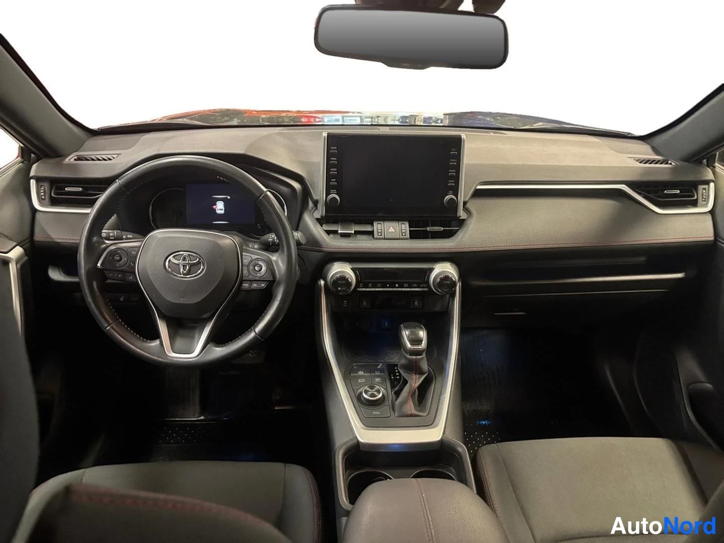 Harmaa Toyota RAV4 2021, kuva 8