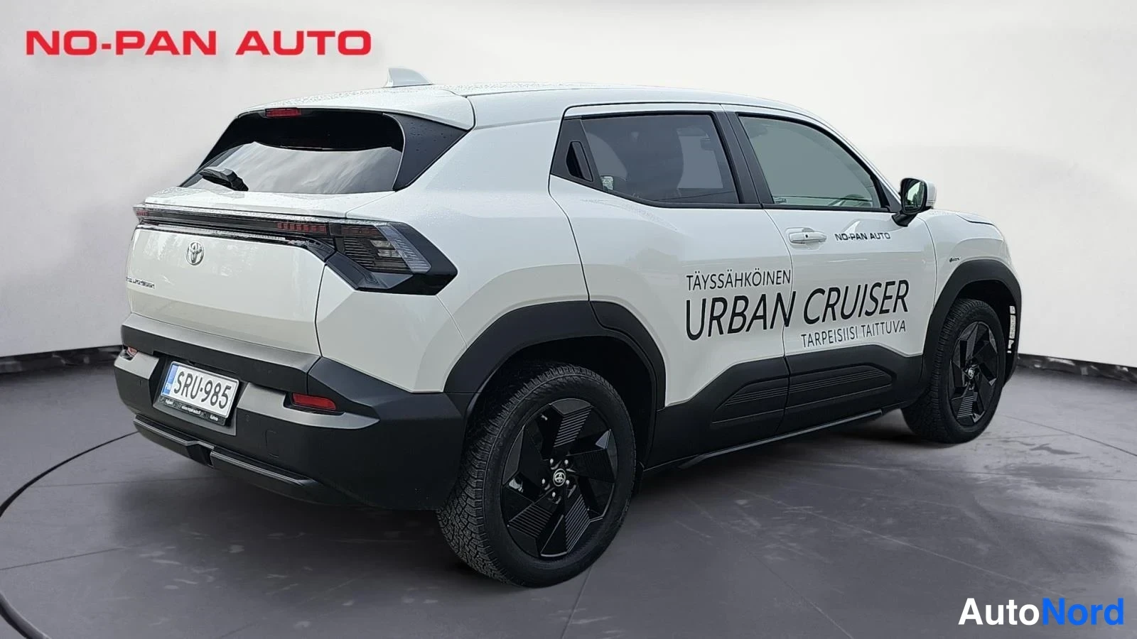 Valkoinen Toyota Urban Cruiser 2026, takaviisto, kuva 7