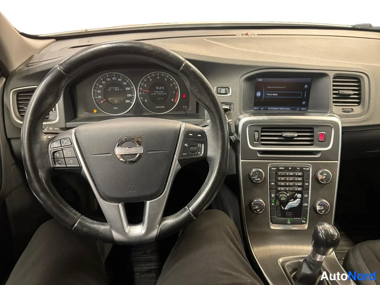 Valkoinen Volvo S60 2013, kuva 13