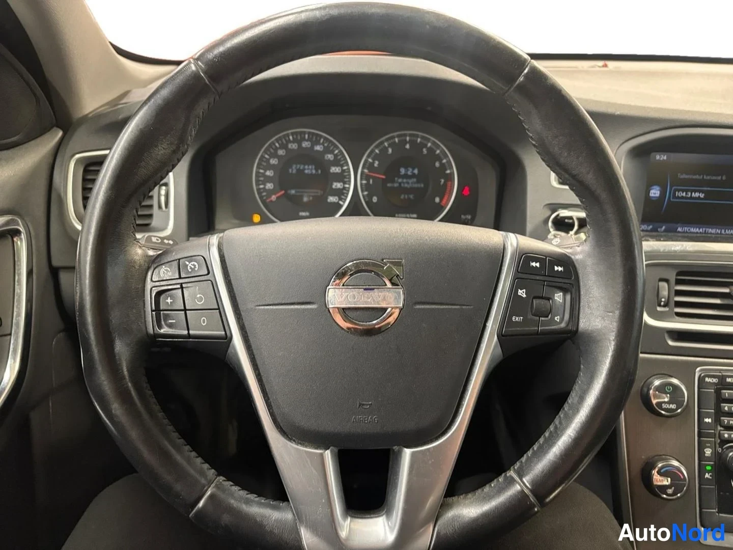 Valkoinen Volvo S60 2013, kuva 14
