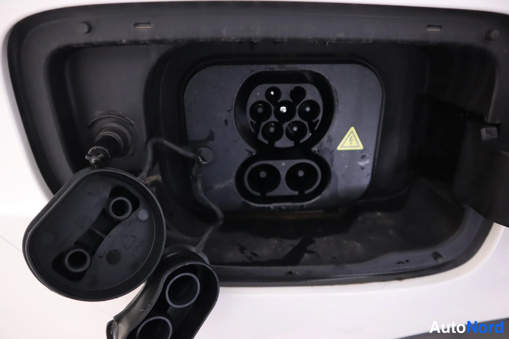 Musta Mazda CX-6e 2026, kuva 13