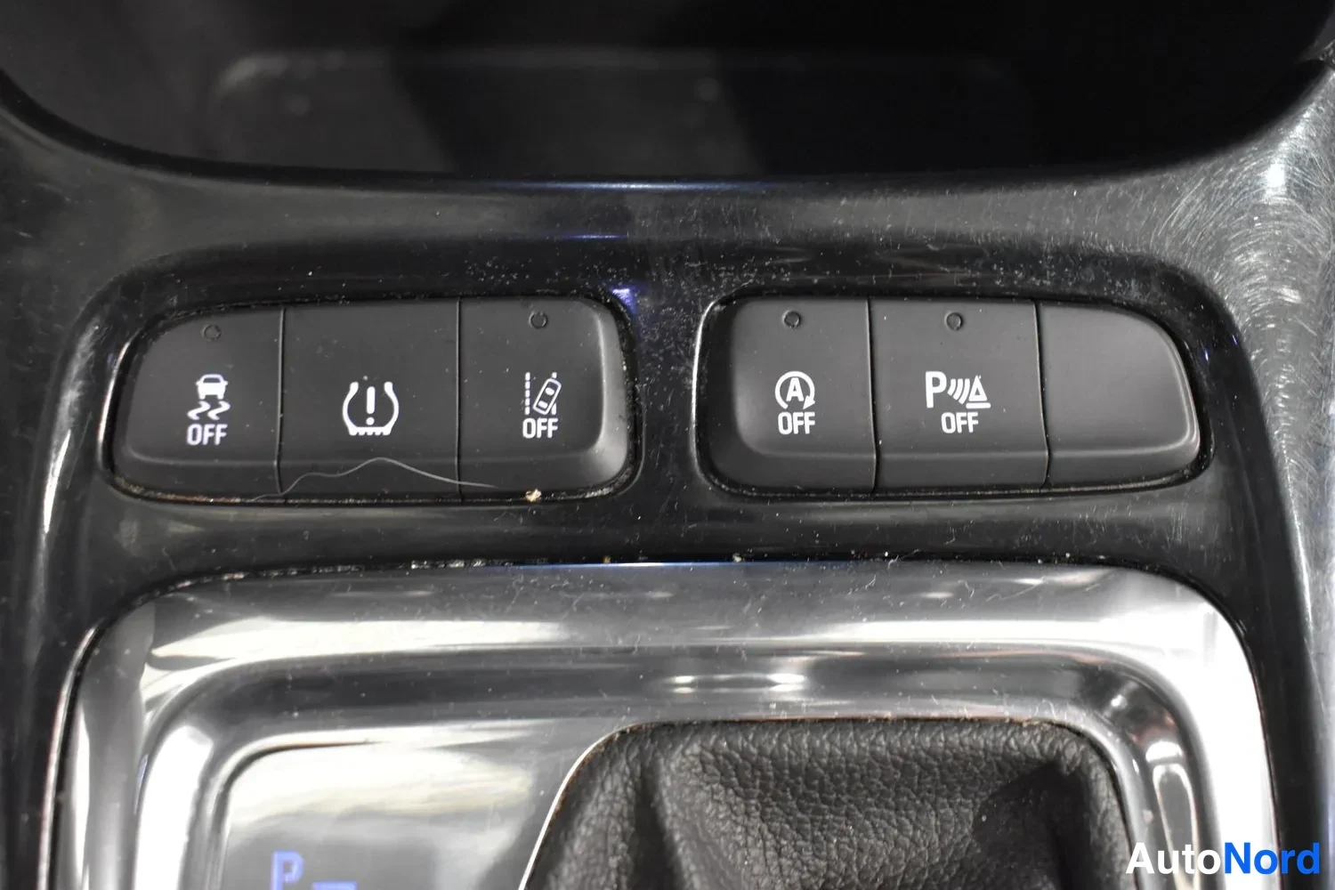 Punainen Opel Crossland X 2019, kuva 13