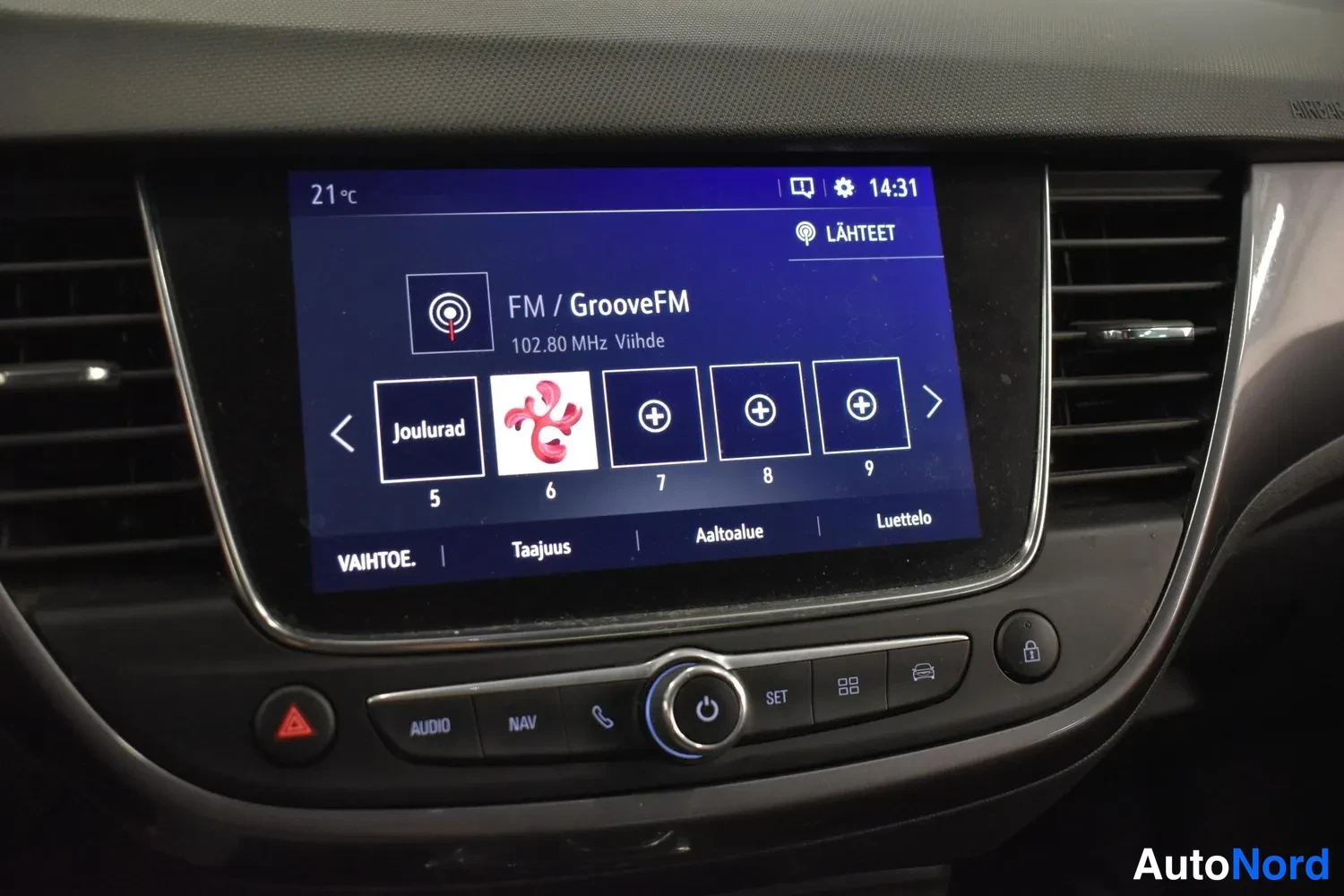 Punainen Opel Crossland X 2019, kuva 14