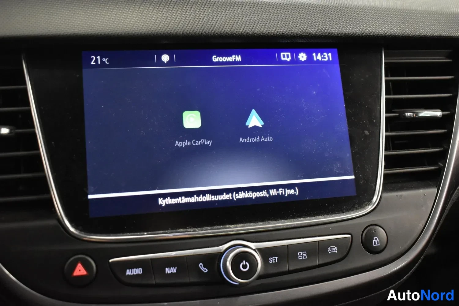 Punainen Opel Crossland X 2019, kuva 15