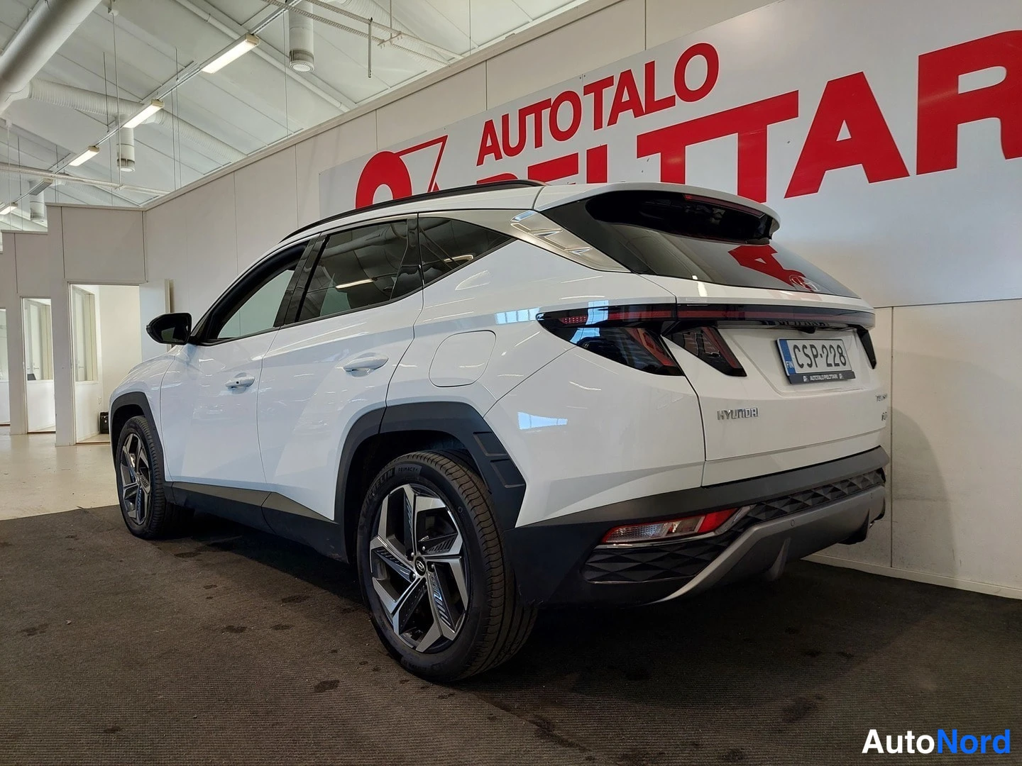Valkoinen Hyundai Tucson 2022, takaviisto, kuva 6