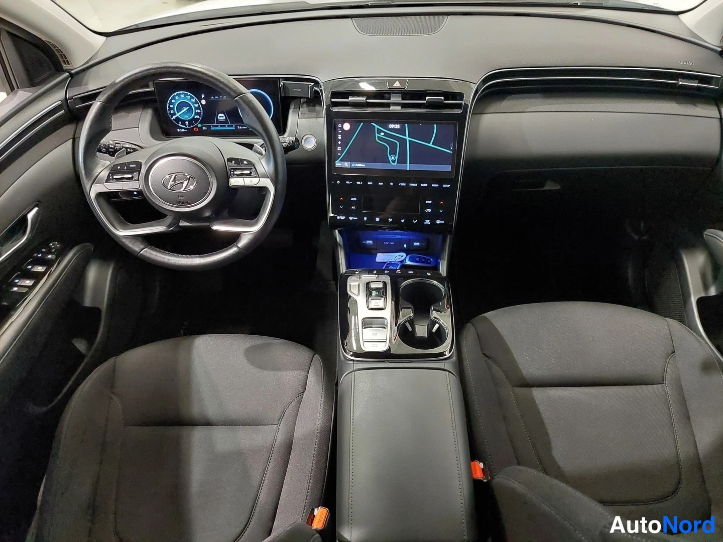 Valkoinen Hyundai Tucson 2022, kuva 13