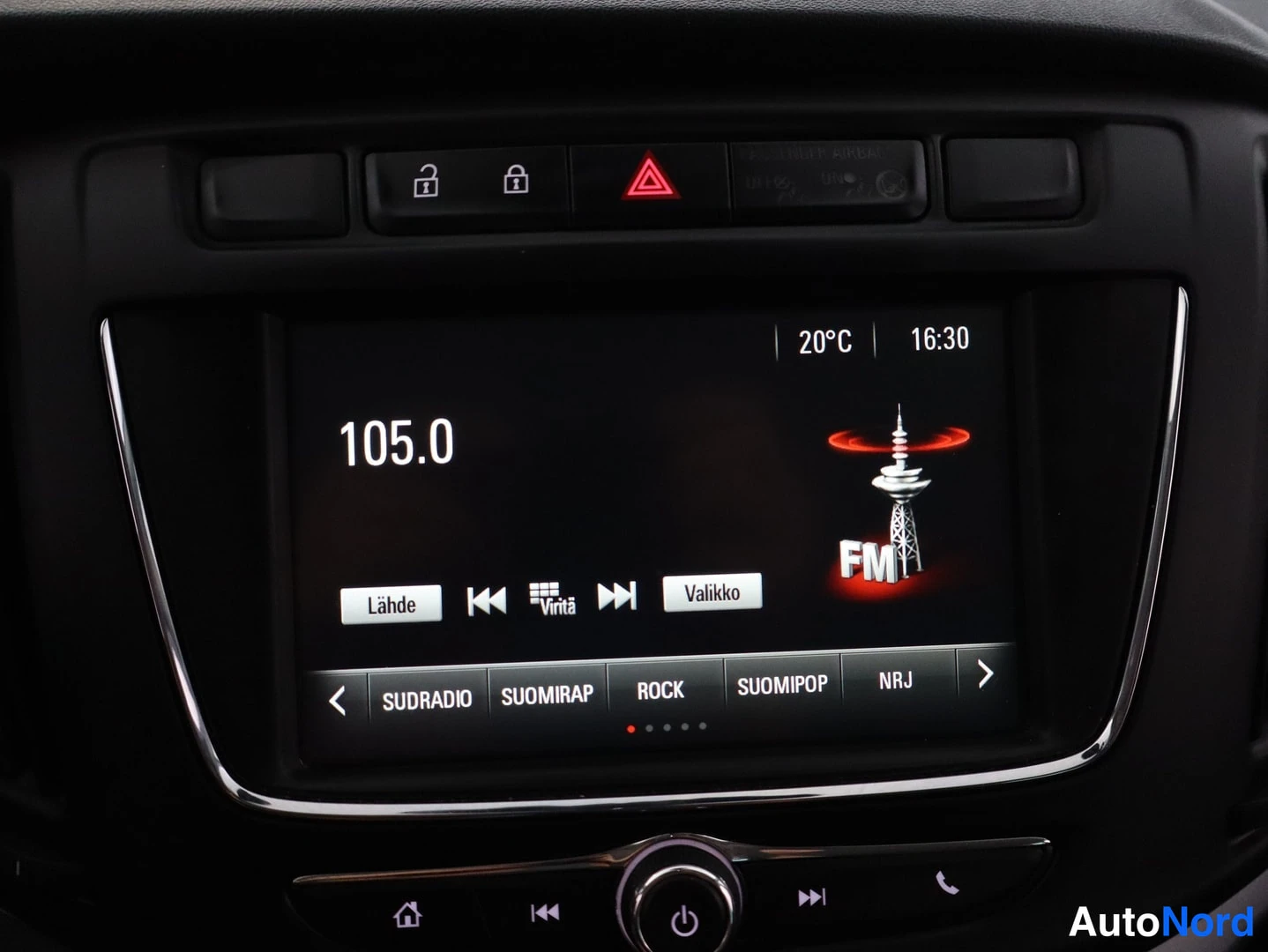 Musta Opel Zafira 2017, kuva 11