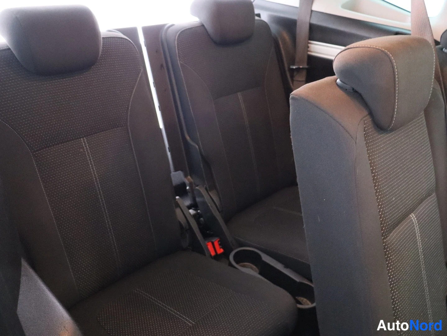 Musta Opel Zafira 2017, kuva 16