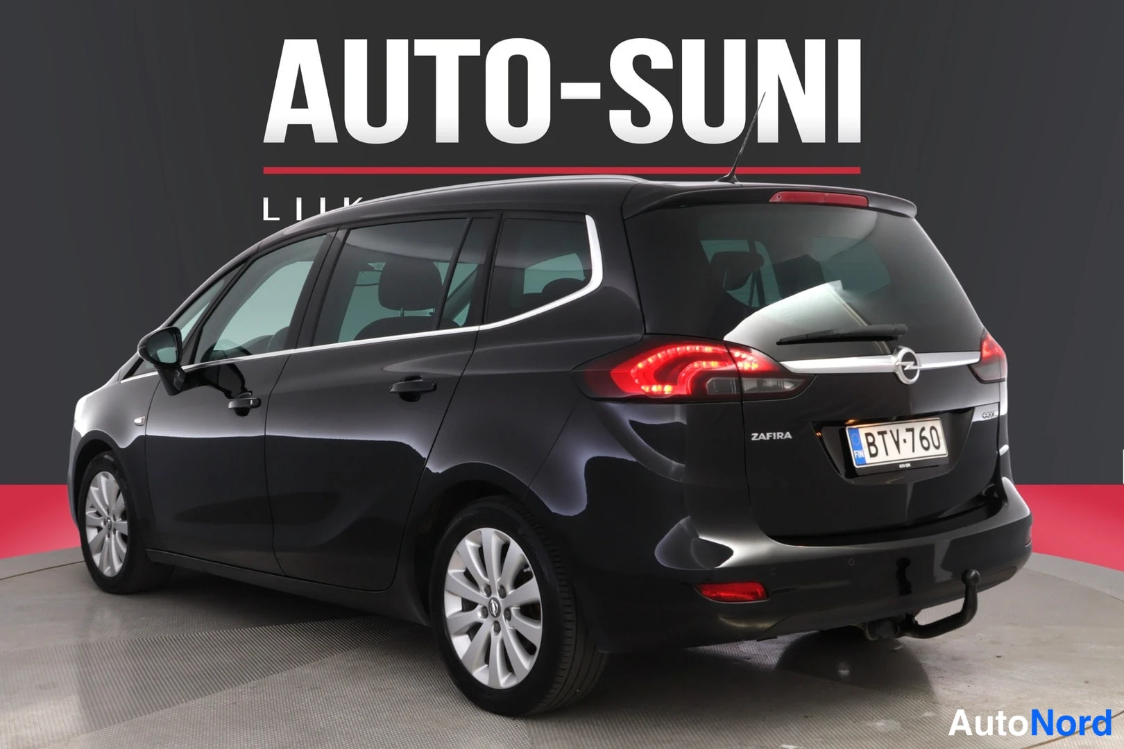Musta Opel Zafira 2017, takaviisto, kuva 5