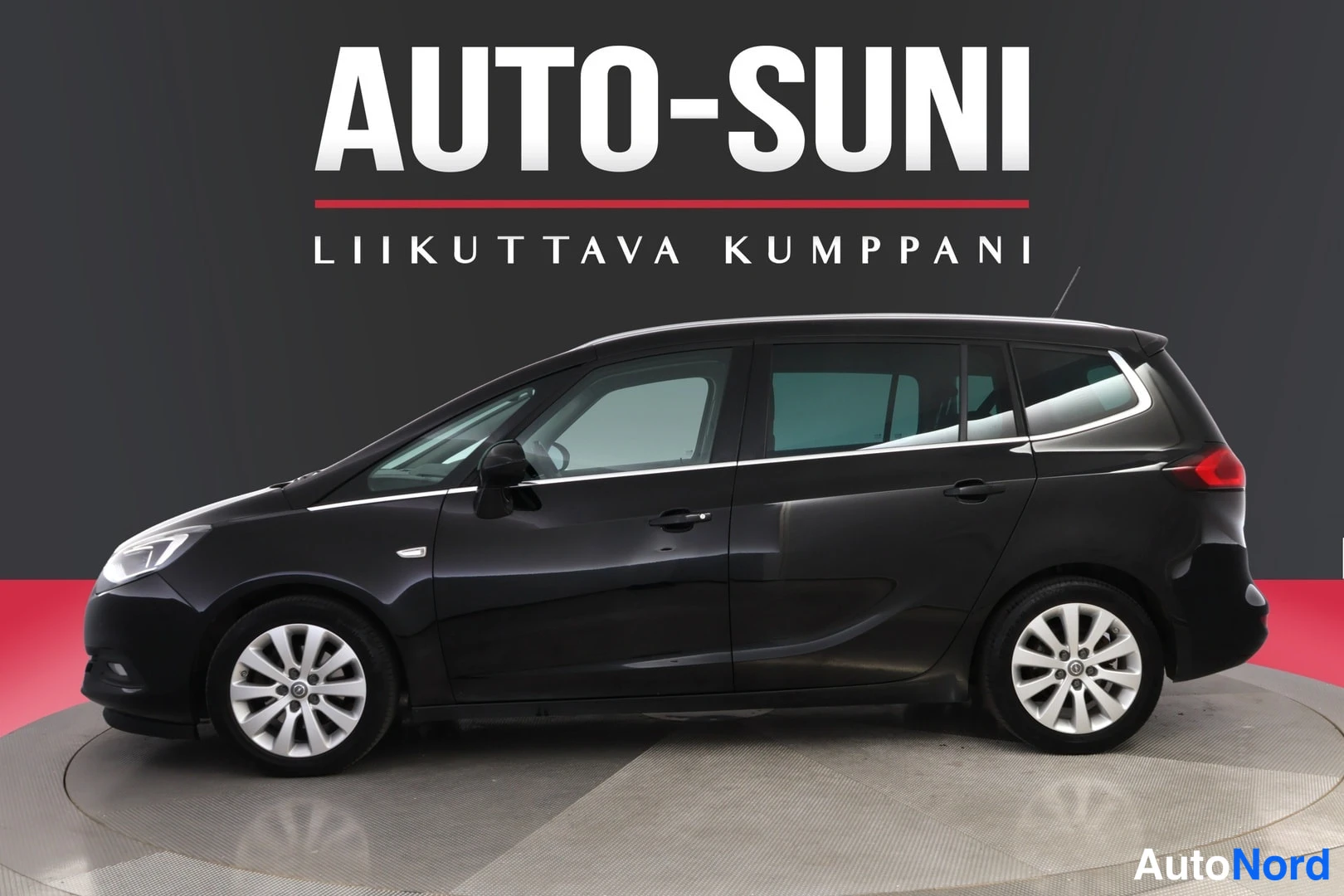 Musta Opel Zafira 2017, etuviisto, keula vasemmalle, kuva 2