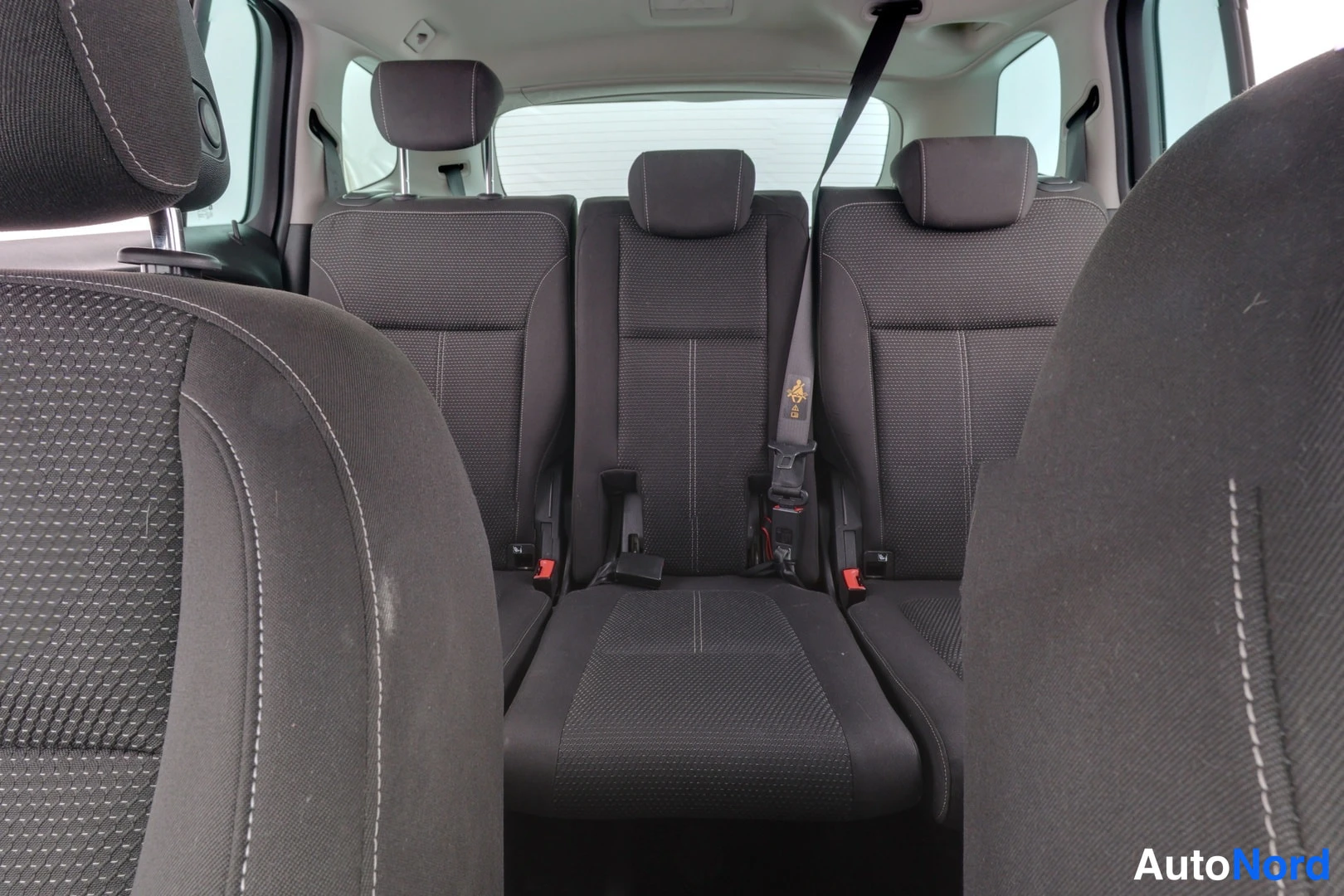 Musta Opel Zafira 2017, kuva 7