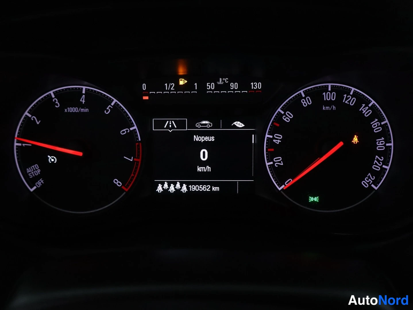 Musta Opel Zafira 2017, kuva 9