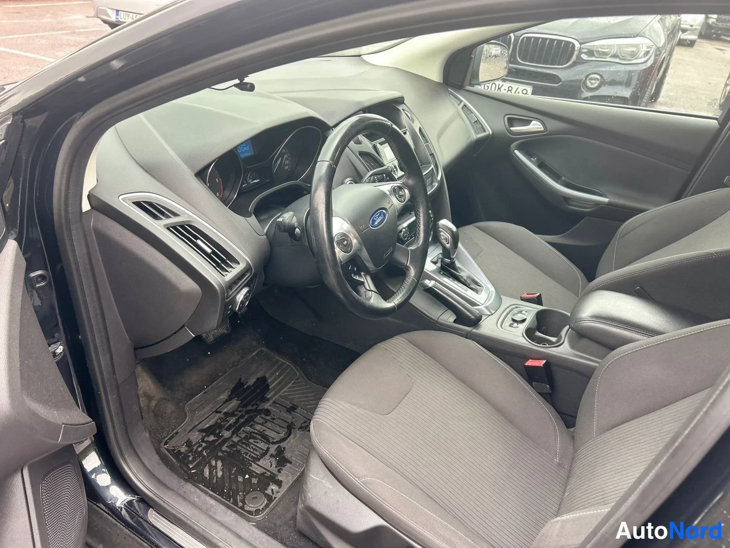 Musta Ford Focus 2013, kuva 5