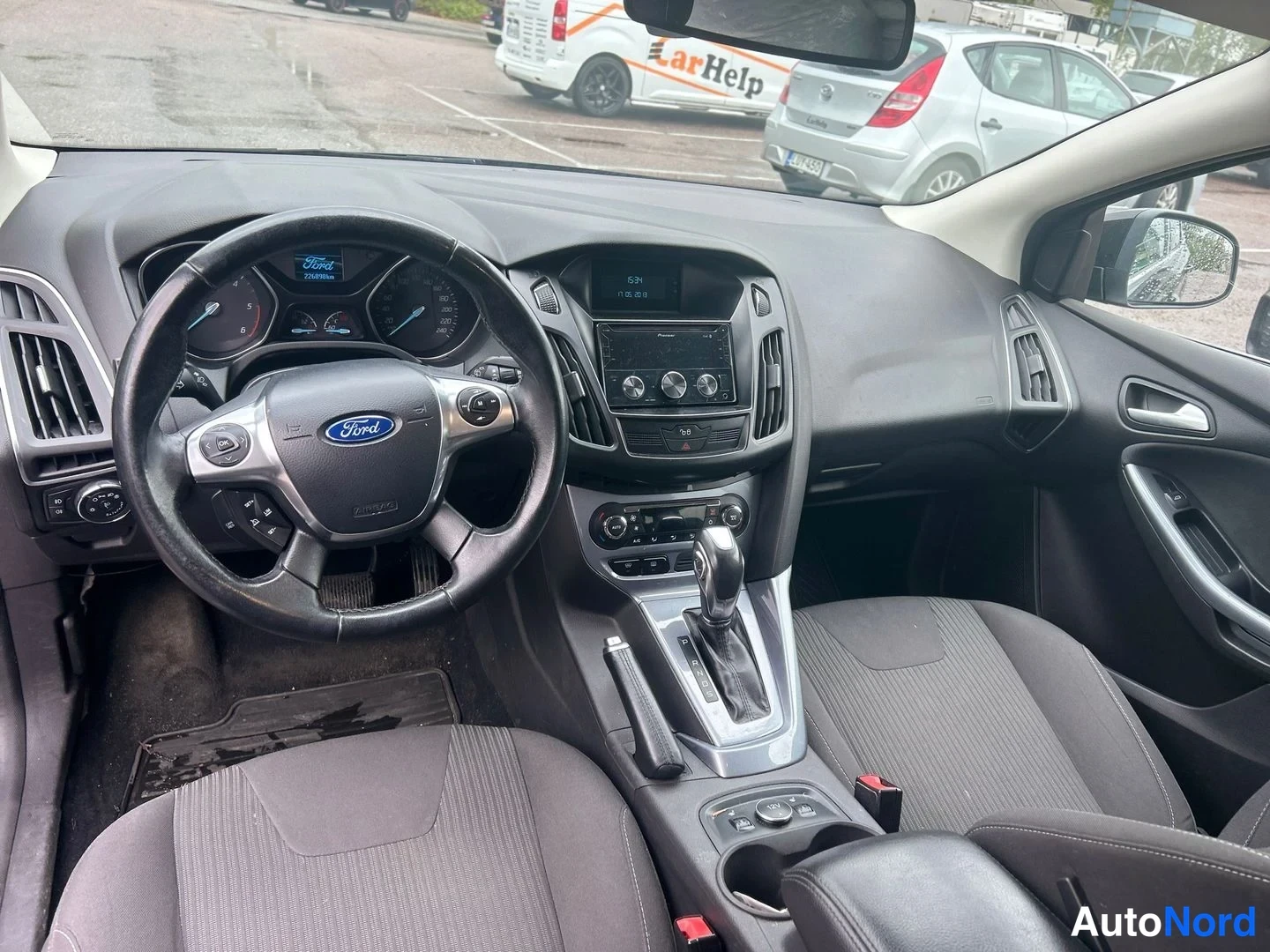 Musta Ford Focus 2013, kuva 6