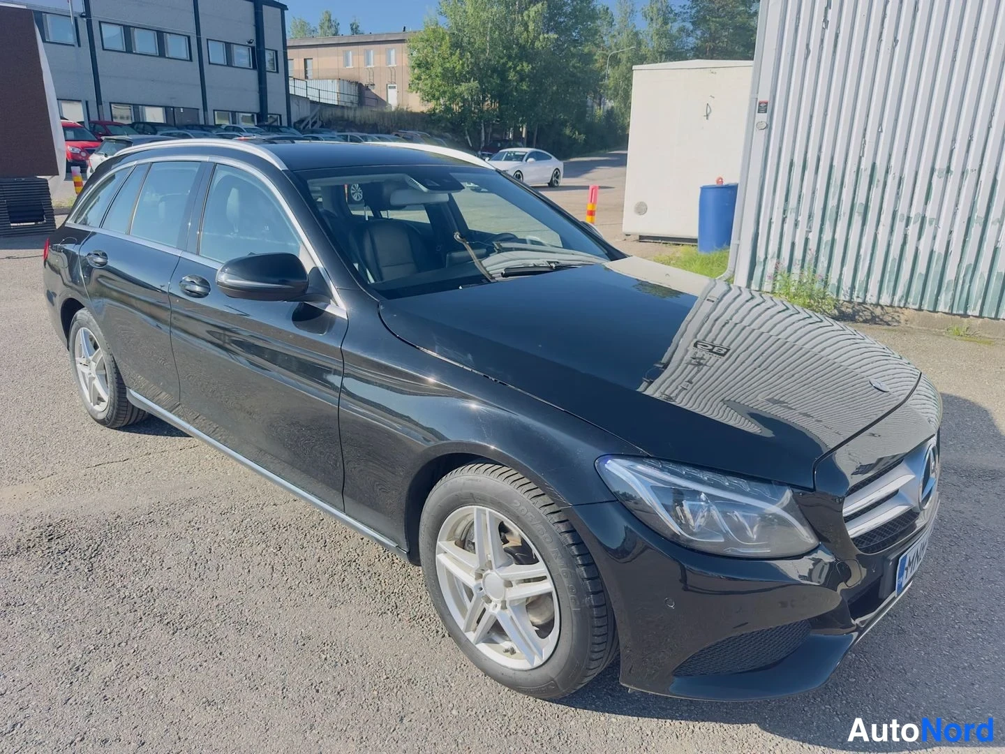 Musta Mercedes-Benz C d 2018, etuviisto, keula oikealle, kuva 3